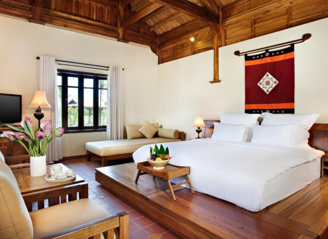 Combo Emeralda Resort 5* - 2N1Đ