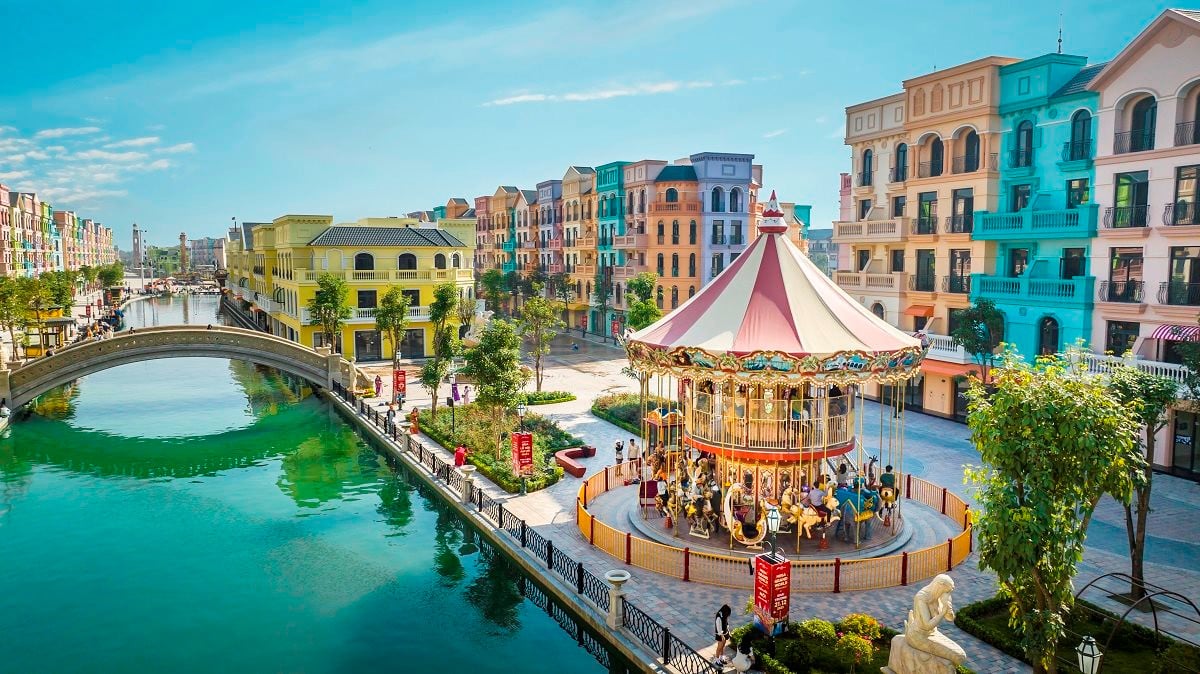 Ninh Bình - Chùa Trấn Quốc - Phủ Tây Hồ - Grandworld (1 Ngày)