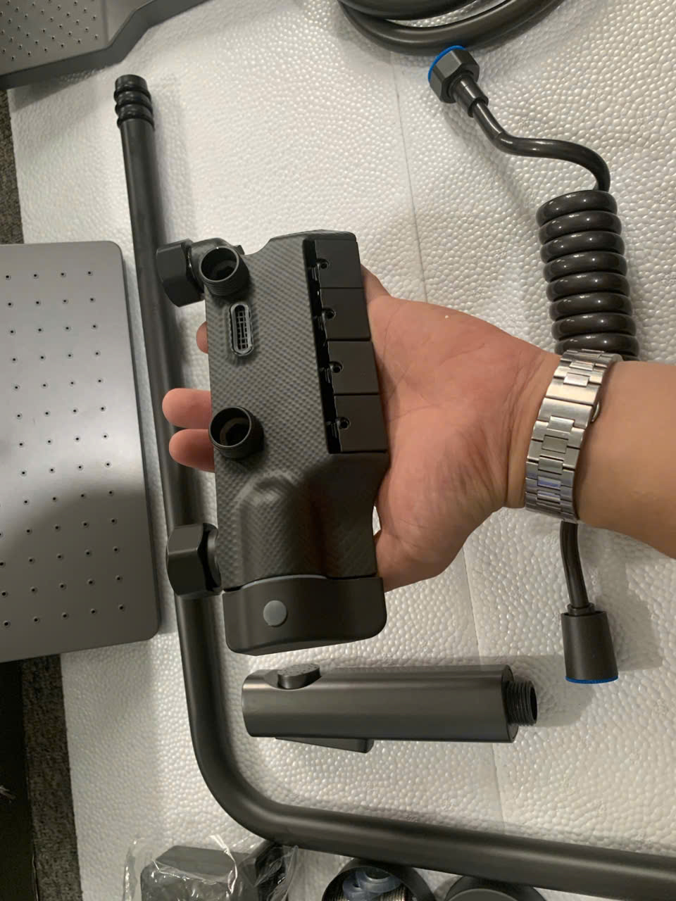 Bộ sen cây tắm phím đàn nóng lạnh mạ màu titan cao cấp GIORMANI SC37