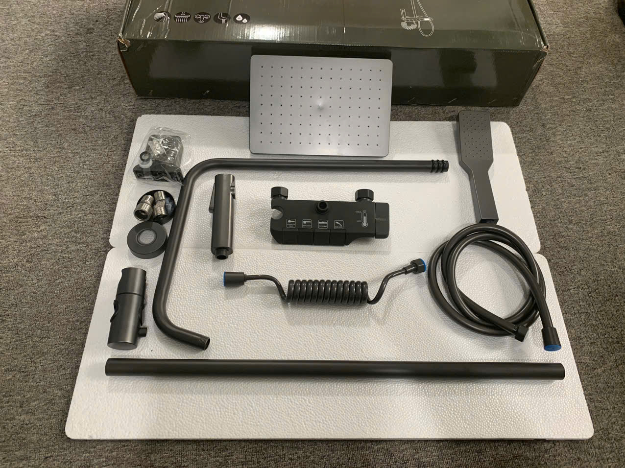 Bộ sen cây tắm phím đàn nóng lạnh mạ màu titan cao cấp GIORMANI SC37