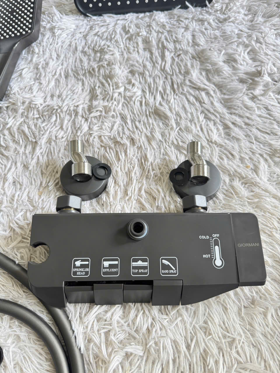 Bộ sen cây tắm phím đàn nóng lạnh mạ màu titan cao cấp GIORMANI SC38