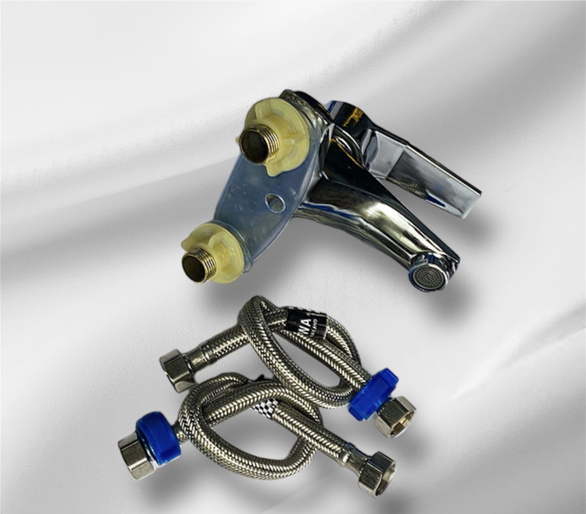 Vòi lavabo, vòi rửa mặt GIORMANI nóng lạnh cao cấp SNL27 kèm đôi dây cấp inox