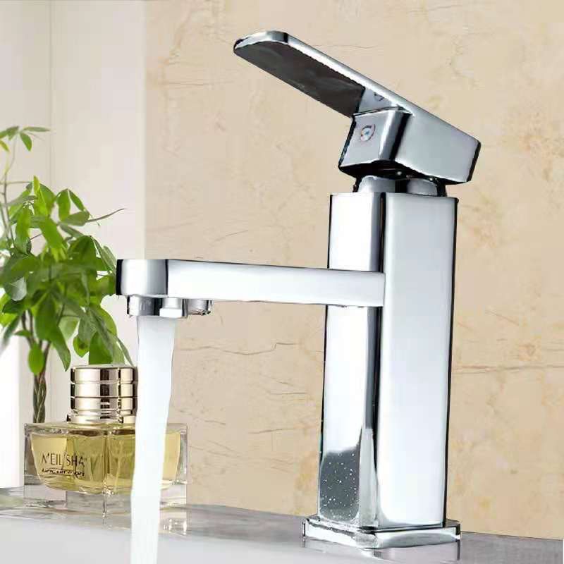 Vòi lavabo, vòi rửa mặt GIORMANI nóng lạnh kiểu vuông SNL16 kèm đôi dây cấp inox