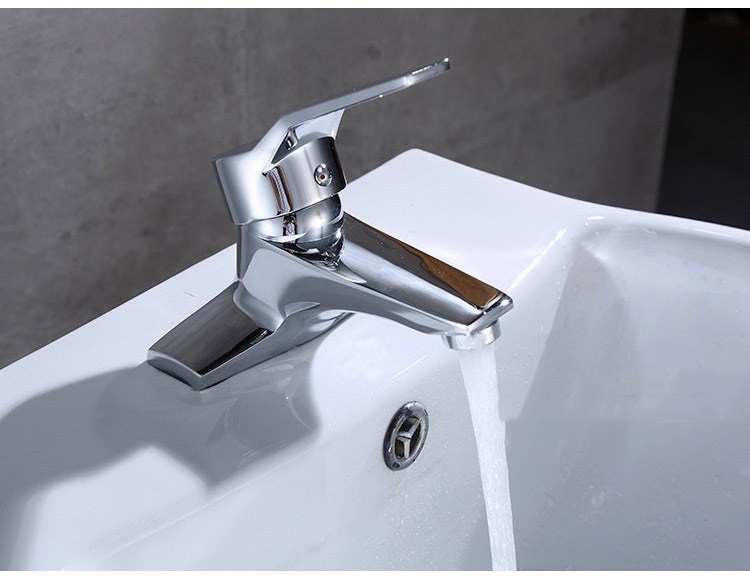 Vòi lavabo, vòi rửa mặt GIORMANI nóng lạnh cao cấp SNL27 kèm đôi dây cấp inox