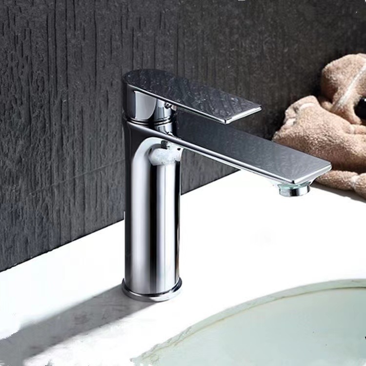 Vòi lavabo, vòi rửa mặt GIORMANI nóng lạnh cao cấp SNL52 kèm đôi dây cấp inox