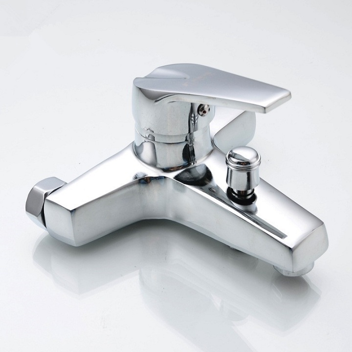 Củ sen tắm nóng lạnh GIORMANI SNL905 cao cấp kèm đôi chân đồng chữ Z