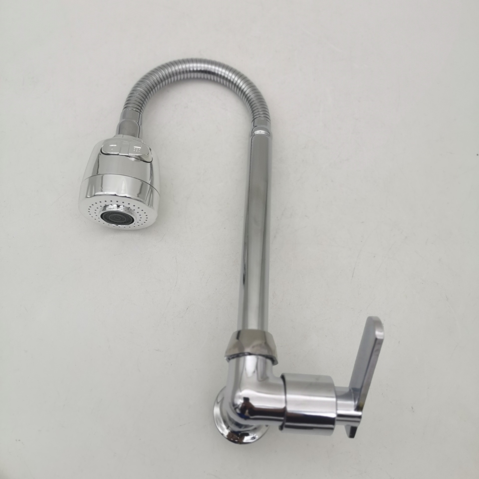 Vòi rửa bát, rửa chén lạnh cắm tường cần mềm 2 chế độ nước VRB912