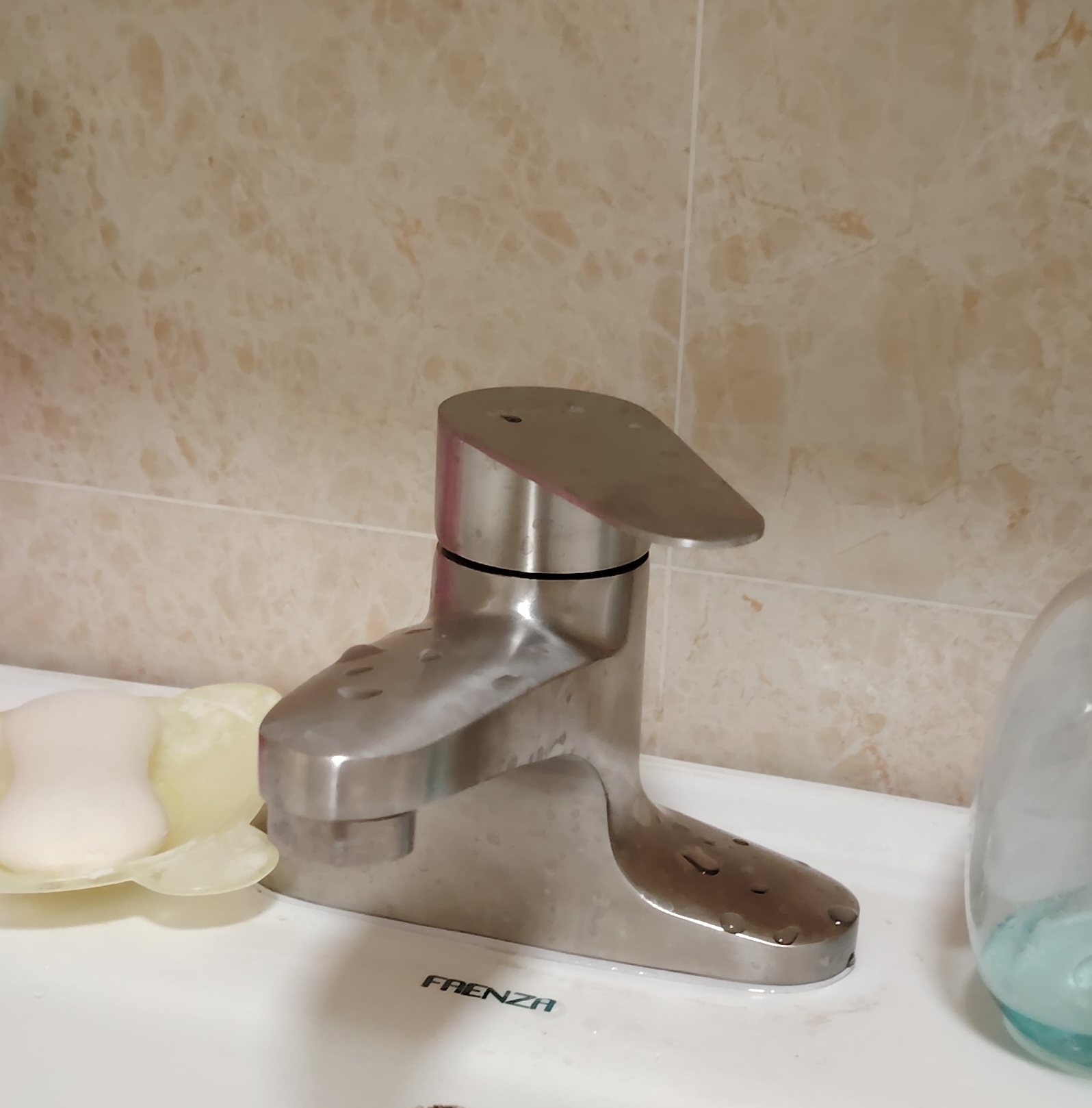 Vòi rửa mặt, vòi lavabo nóng lạnh inox 304 cao cấp GIORMANI SNL58 kèm đôi dây cấp nước inox