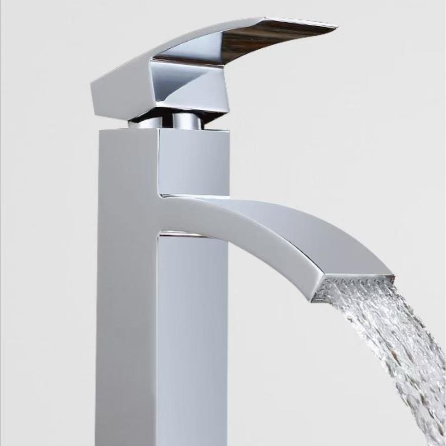 Vòi lavabo, vòi rửa mặt GIORMANI nóng lạnh cao cấp SNL62 kèm đôi dây cấp inox