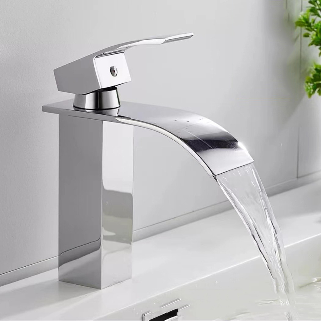Vòi lavabo, vòi rửa mặt GIORMANI nóng lạnh cao cấp SNL63 kèm đôi dây cấp inox