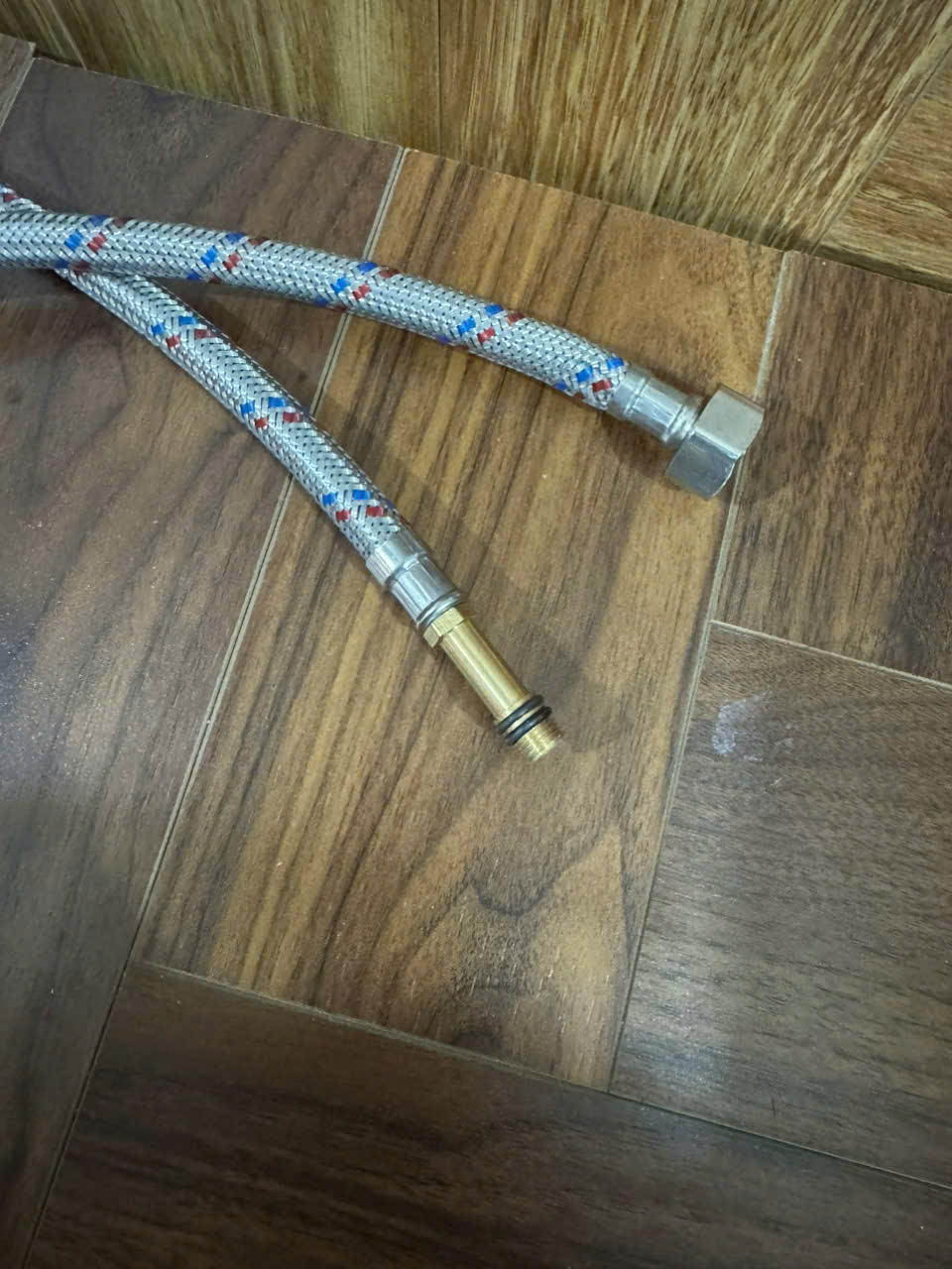 Đôi dây cấp nước chân kim inox vòi chậu nóng lạnh GIORMANI OB04