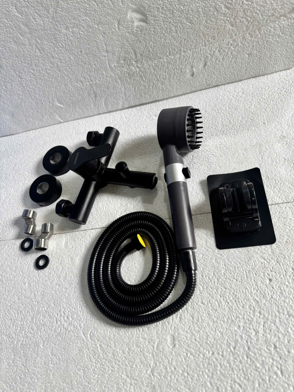 Bộ sen tắm nóng lạnh GIORMANI inox mạ đen cao cấp kết hợp bát sen tăng có đầu masage SNL907-VHS17