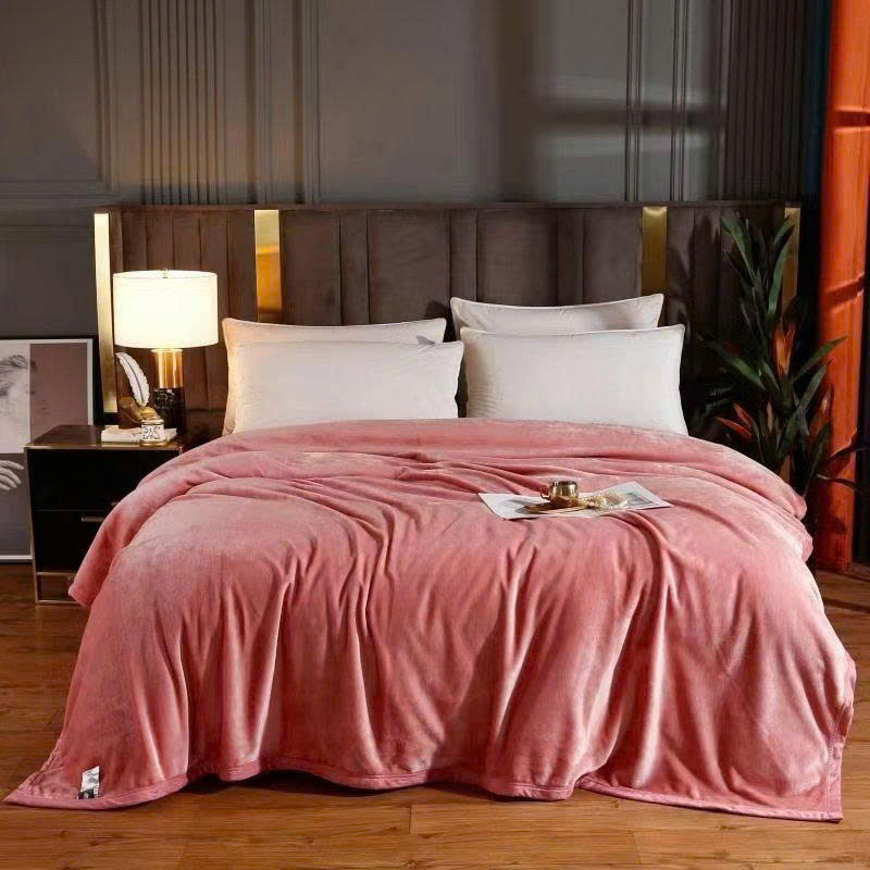 Chăn Lông Thỏ Xuất Nhật – Mềm Mịn, Sang Trọng, Giữ Ấm Hoàn Hảo