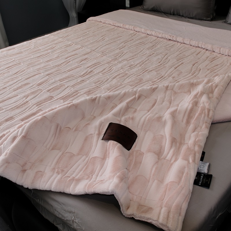 Chăn Lông Chồn Sable 5,6kg – Siêu Mềm, Sang Trọng Cho Mùa Đông