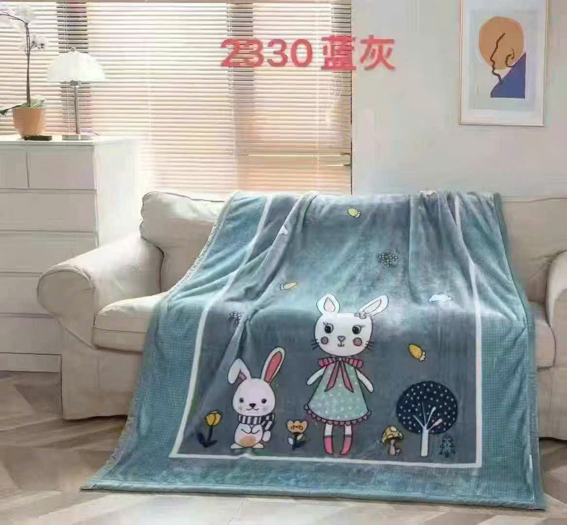 Chăn Siêu Tuyết Học Sinh 2kg, 1,5m x 2m – Nhẹ, Ấm, Màu Hot Sẵn Hàng