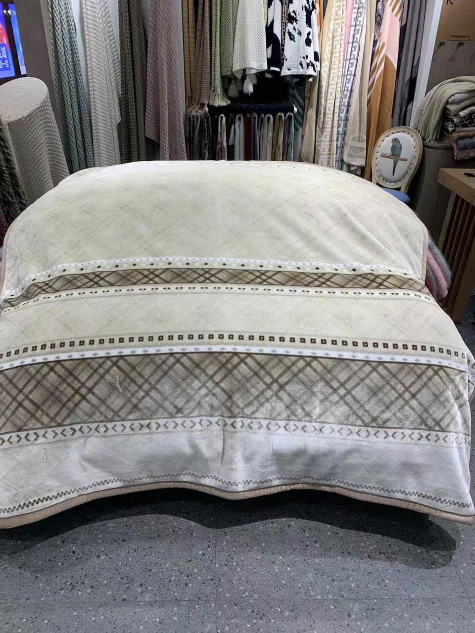 Chăn Siêu Tuyết 3KG – Nhẹ, Mềm Mịn, Phù Hợp Mọi Thời Tiết