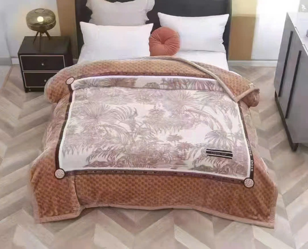 Chăn Siêu Tuyết 3KG – Nhẹ, Mềm Mịn, Phù Hợp Mọi Thời Tiết