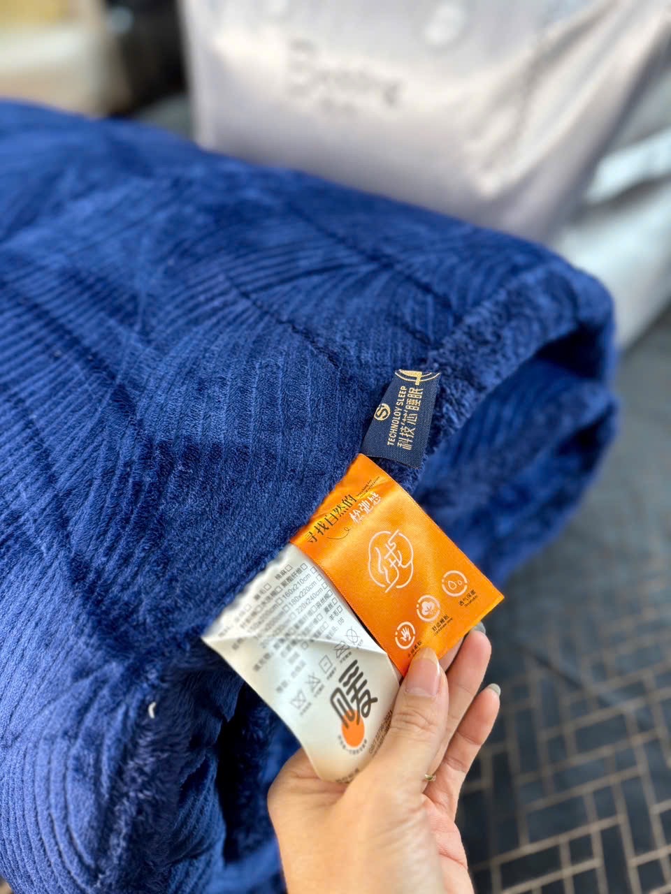 Chăn Lông Thỏ Mặt A Nhung Tuyết 4KG – Mềm Mịn, Giữ Ấm Tuyệt Vời Cho Mùa Đông