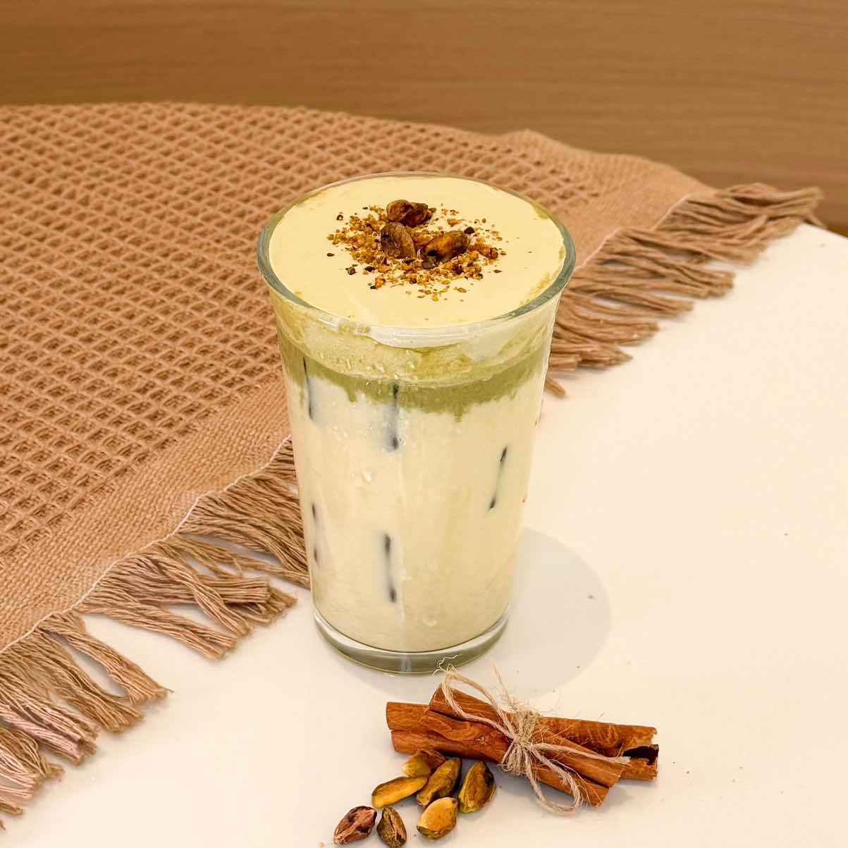 Trà Sữa Shan Tuyết Pistachio - Shan Tuyet Oolong Pistachio Milk Tea