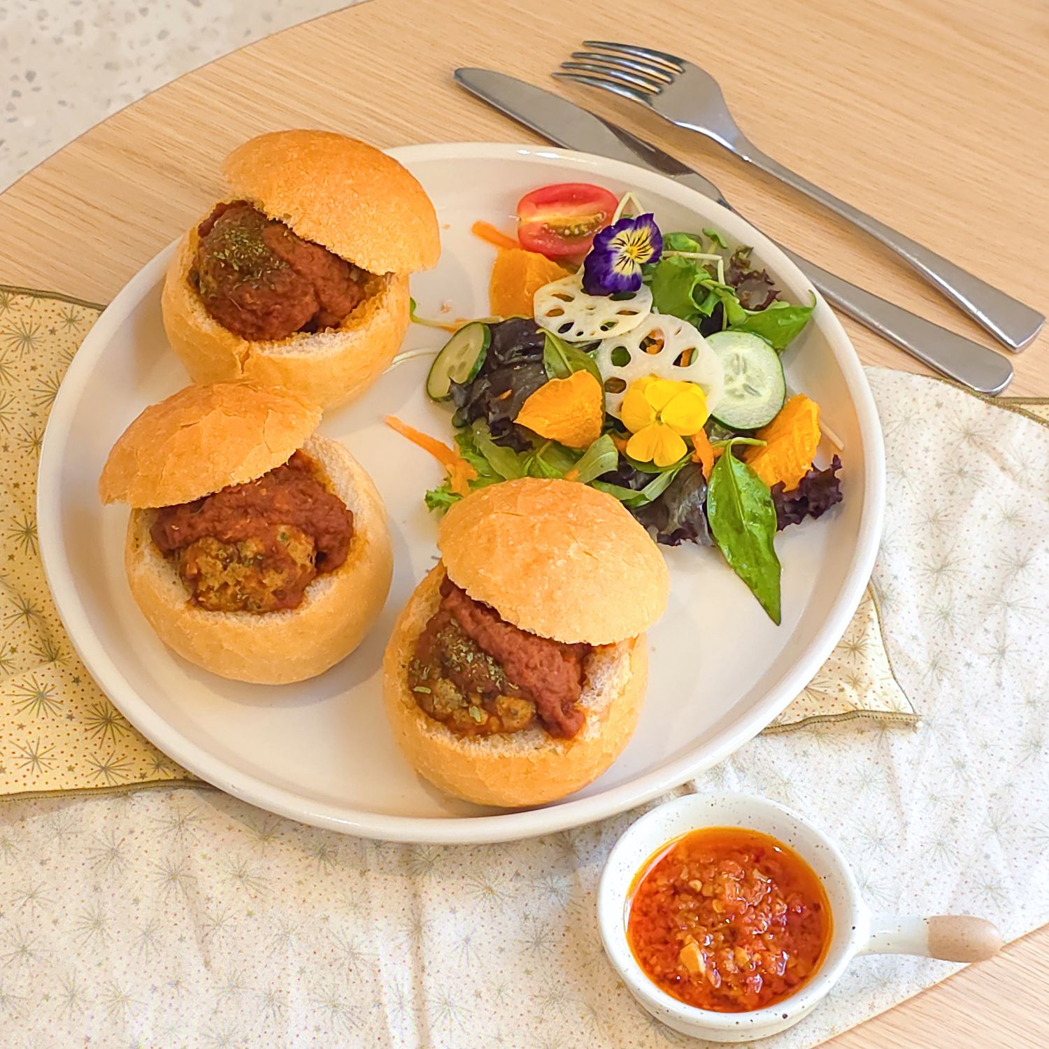 Bánh Mì Xíu Mại Sài Gòn - Saigonese Xiu Mai Bread with Tangerine Salad