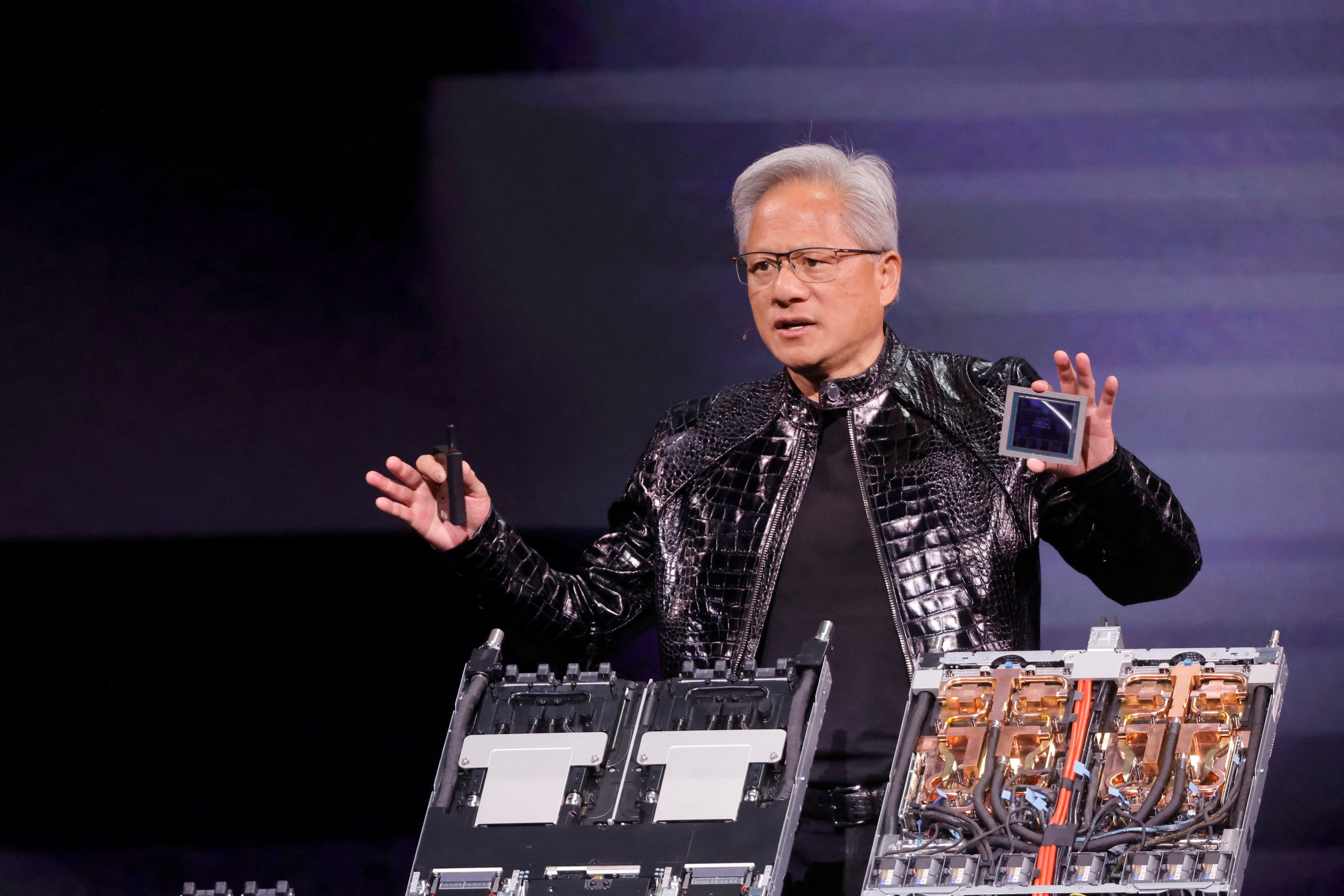 NVIDIA Vera Rubin: Nền tảng AI 6 chip mạnh nhất 2026 ra mắt tại CES