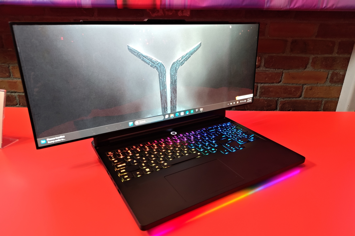 CES 2026: Lenovo Legion Pro Rollable Concept với màn hình mở rộng độc đáo
