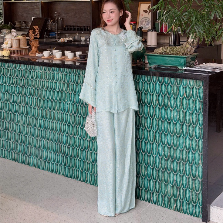 Bộ Áo Bà Ba Nữ Tằm Hoa Cao Cấp Đính Hoa Thanh Lịch, Quần Ống Rộng Mặc Tết, Đi Lễ Mirilik