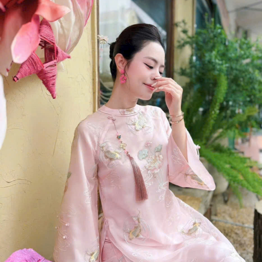 Áo Dài Mẹ Áo Dài Bé Gái Màu Hồng Dễ Thương Hình Hoa Sen Áo Dài Têt 2026 Sang Trọng Mirilik House
