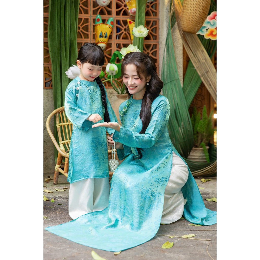 Áo Dài VÂN THƯ Mẹ Và Bé Áo Dài Gấm Lụa Cao Cấp Set Gia Đình Truyền Thống Mặc Tết Chụp Ảnh Yuripromax