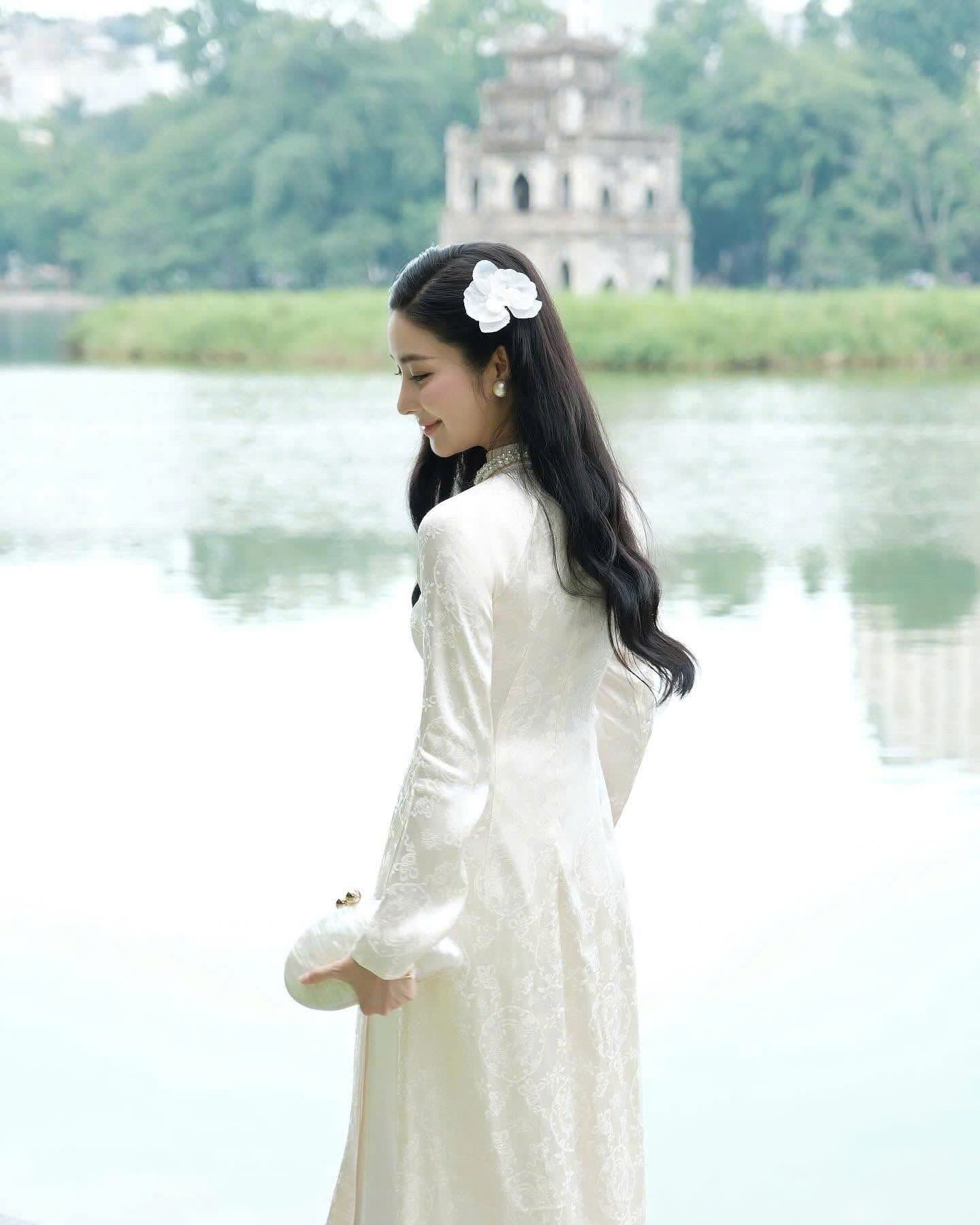 Áo Dài Gấm Bạch Phượng Cao Cấp Nữ Kèm Quần Lụa Ngọc Trai Thiết Kế Sang Trọng Dáng Dài Quý Phái Tết 2026 Chụp Ảnh