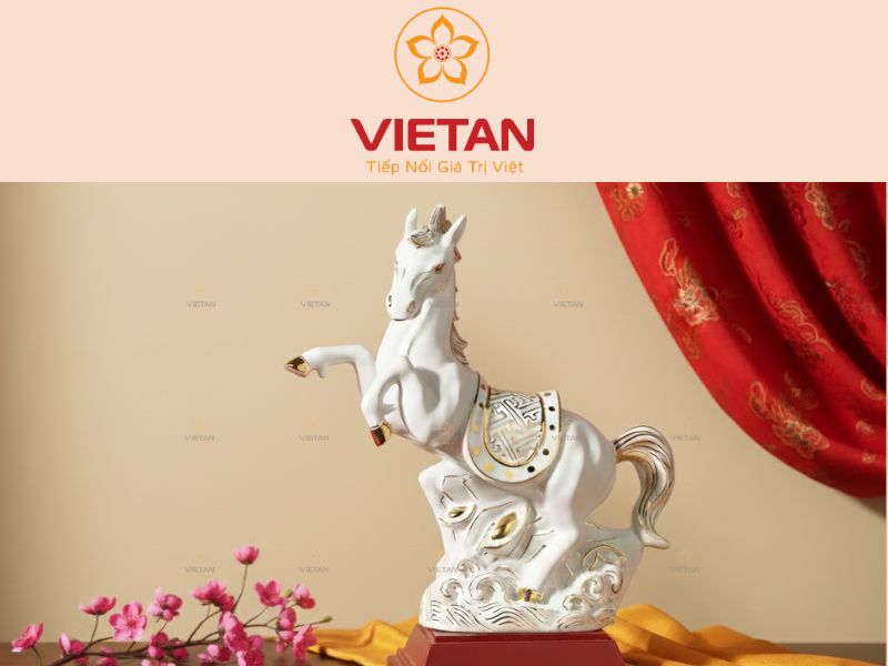 tượng ngựa mã đáo thành công quà tặng