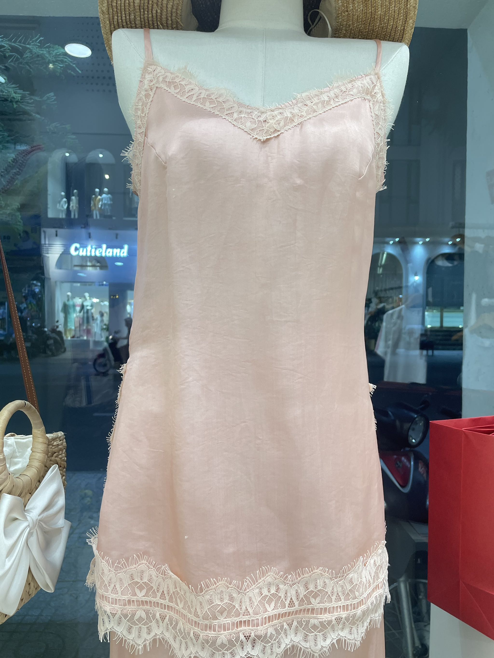 Set hai dây tơ tằm