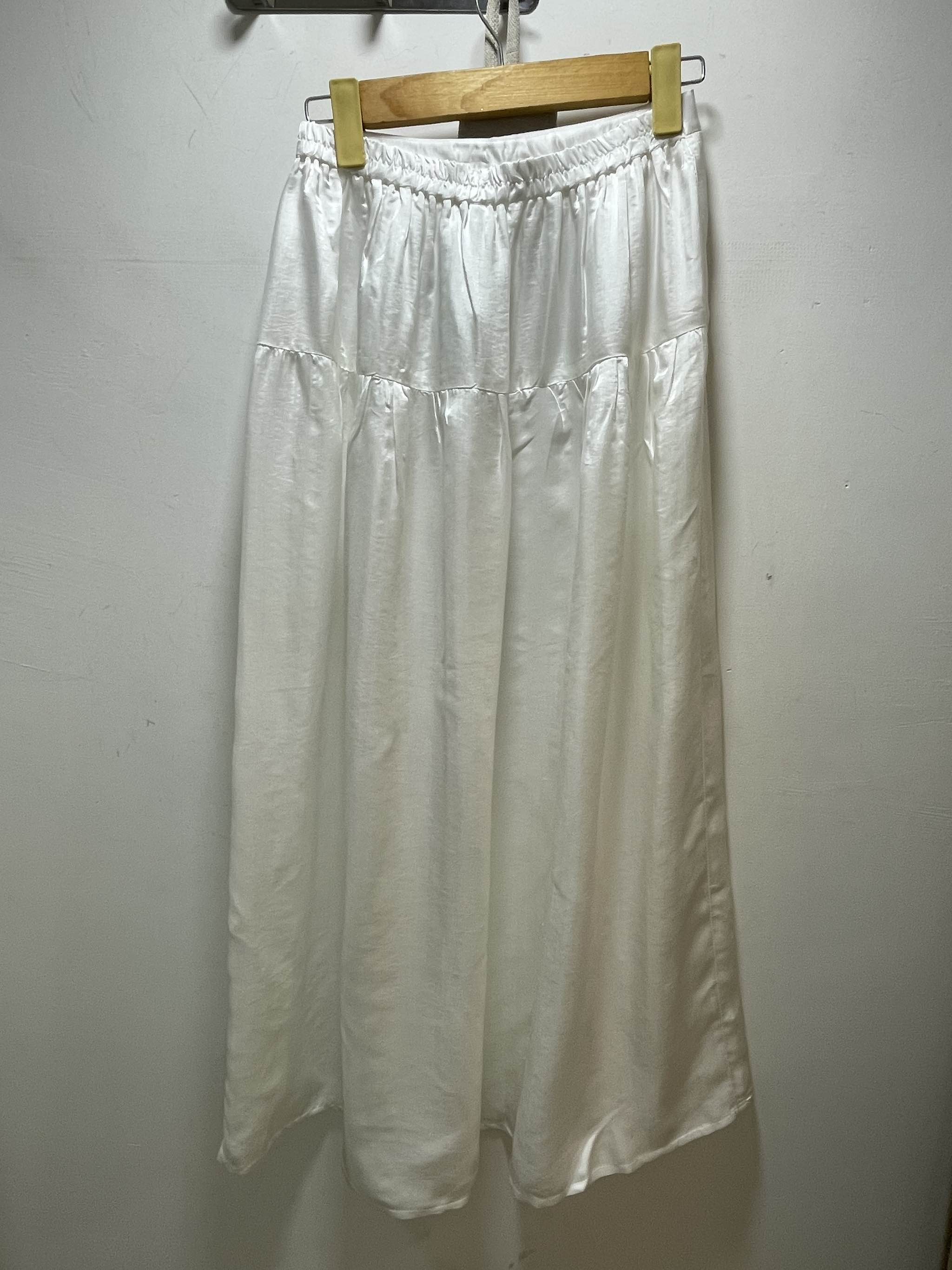 Chân váy tơ tằm