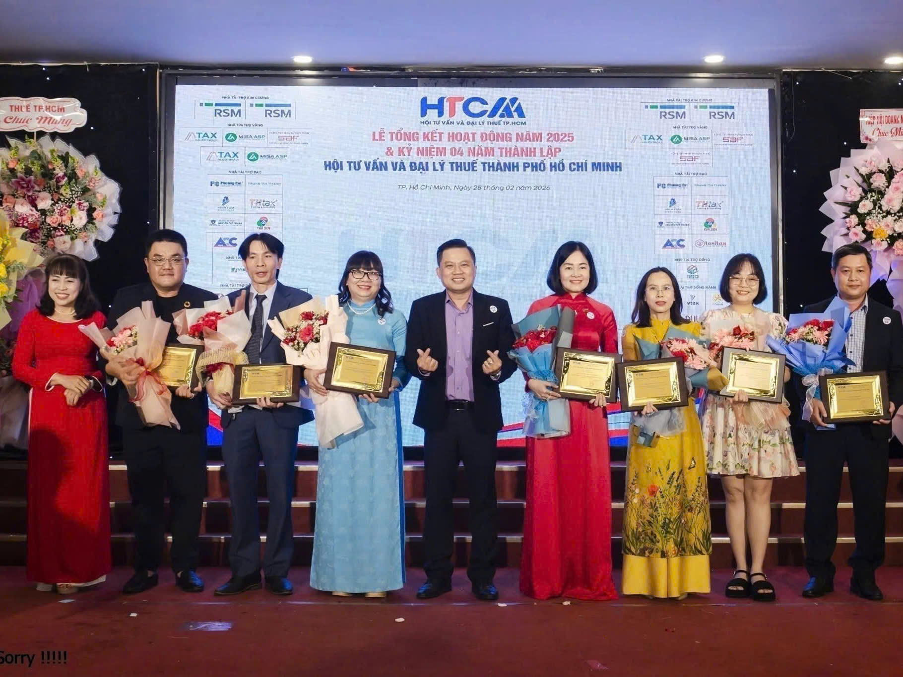 Việt Tín được Hội tư vấn và Đại lý Thuế TP.HCM trao tặng giấy khen ghi nhận thành xuất sắc năm 2025