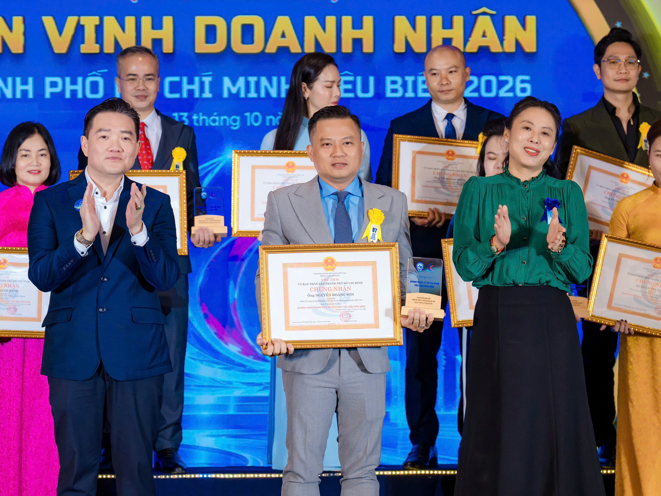 Việt Tín vinh dự được UBND TP.HCM khen thưởng, vinh danh “Doanh nhân tiêu biểu năm 2026” – Chúc mừng 96 doanh nhân TP.HCM tiêu biểu