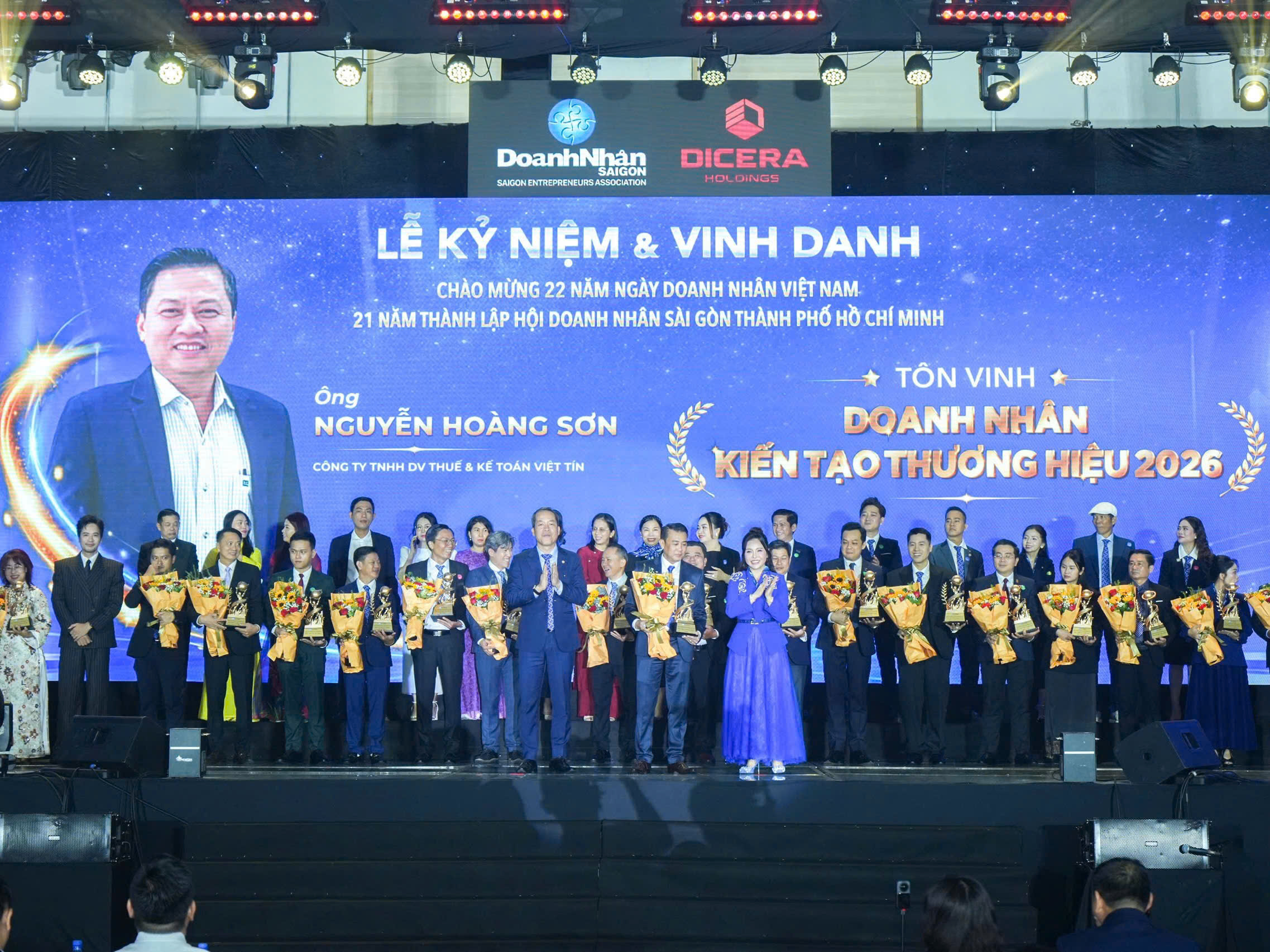 Việt Tín vinh dự được Hội Doanh nhân Sài Gòn TP.HCM vinh danh “Doanh nhân – Kiến tạo Thương hiệu 2026” - Chúc mừng 41 doanh nhân kiến tạo thương hiệu năm 2026