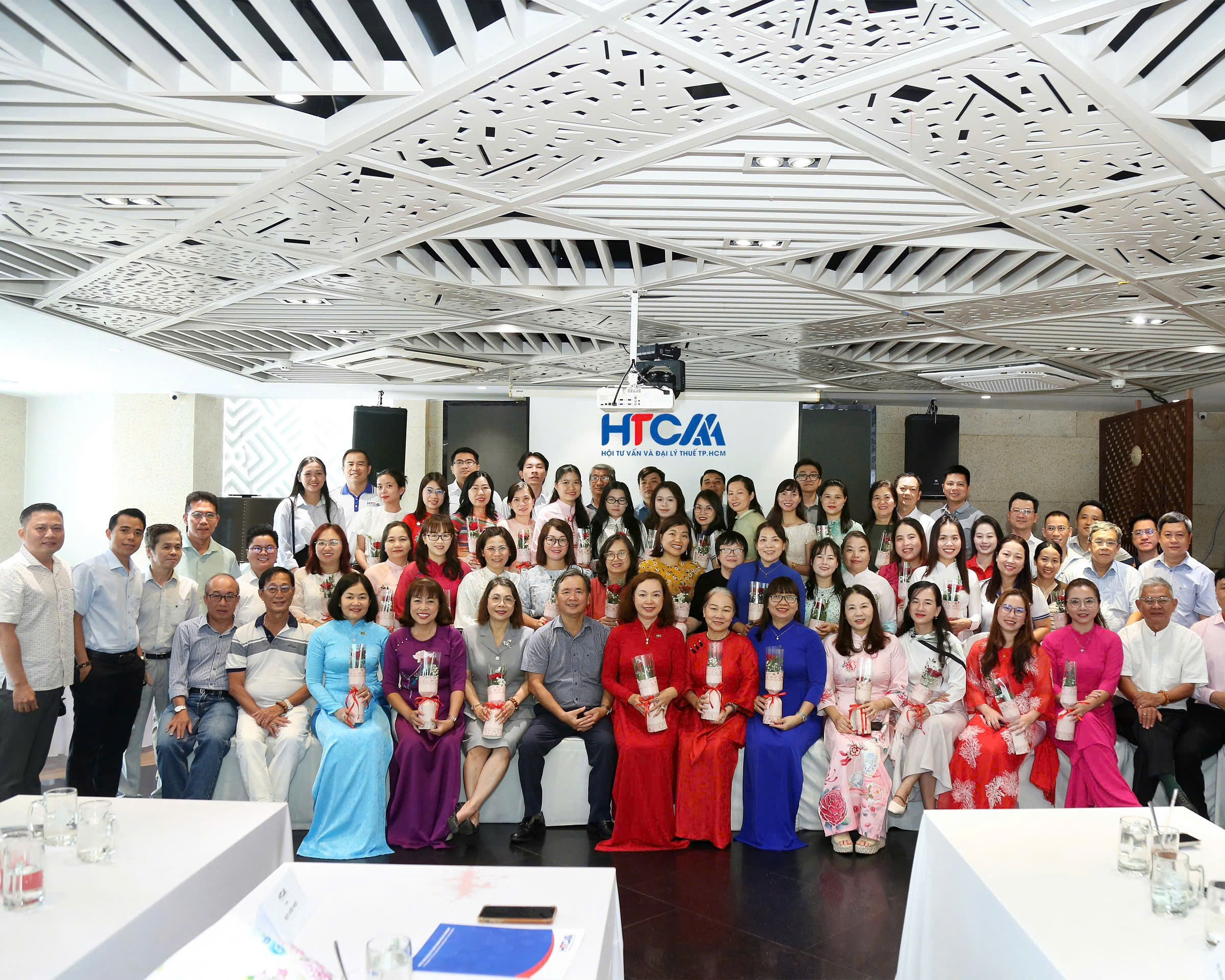Việt Tín tham dự sinh hoạt định kỳ tháng 10/2026 của HTCAA – tự hào đại diện Việt Tín ông Nguyễn Hoàng Sơn được vinh danh “Doanh nhân TP.HCM tiêu biểu năm 2026