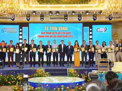 Việt Tín vinh dự nhận danh hiệu 