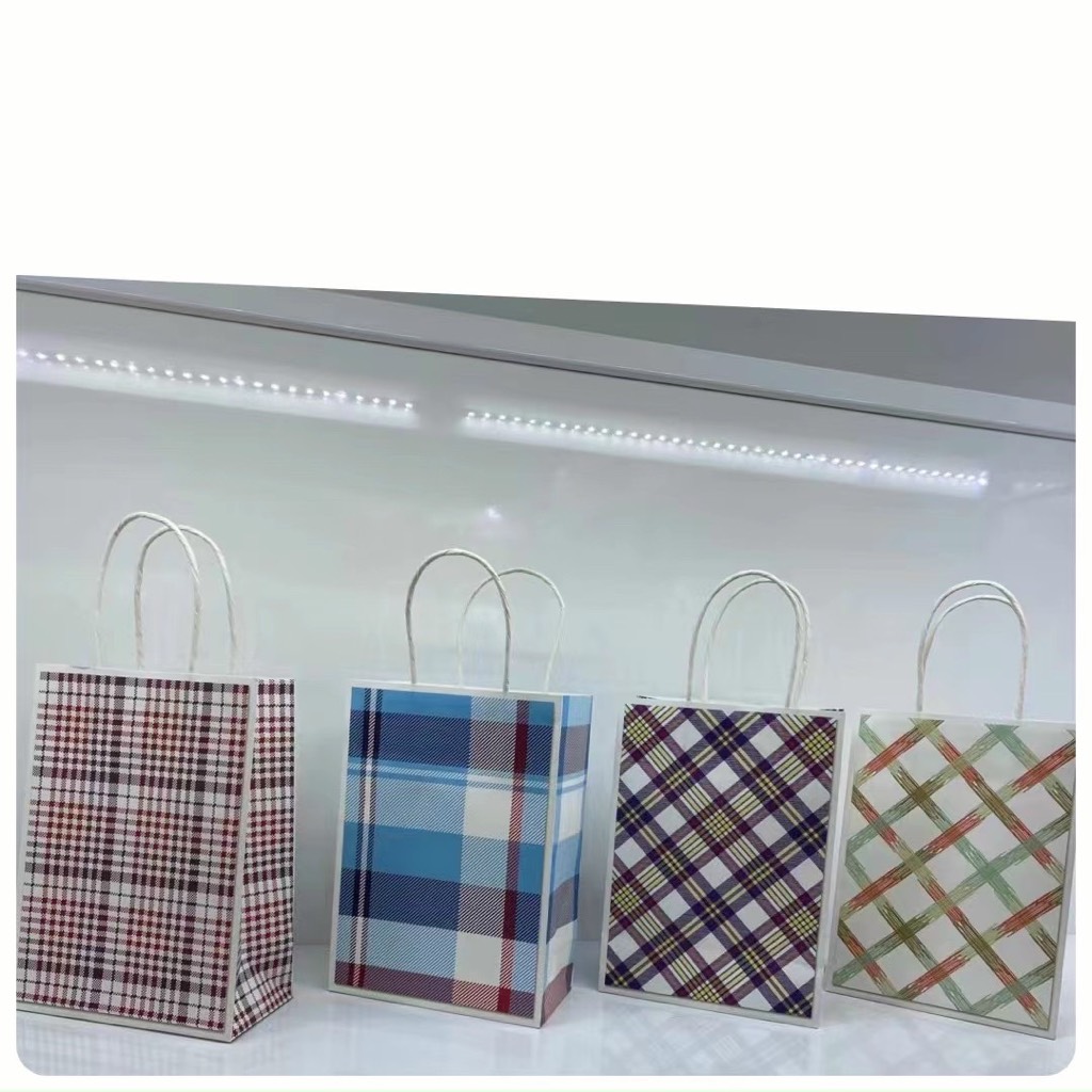 Túi quà giấy có quai xách sọc caro (4 mẫu) 25*33*12 (1T*72B*12C) - Mã 5
