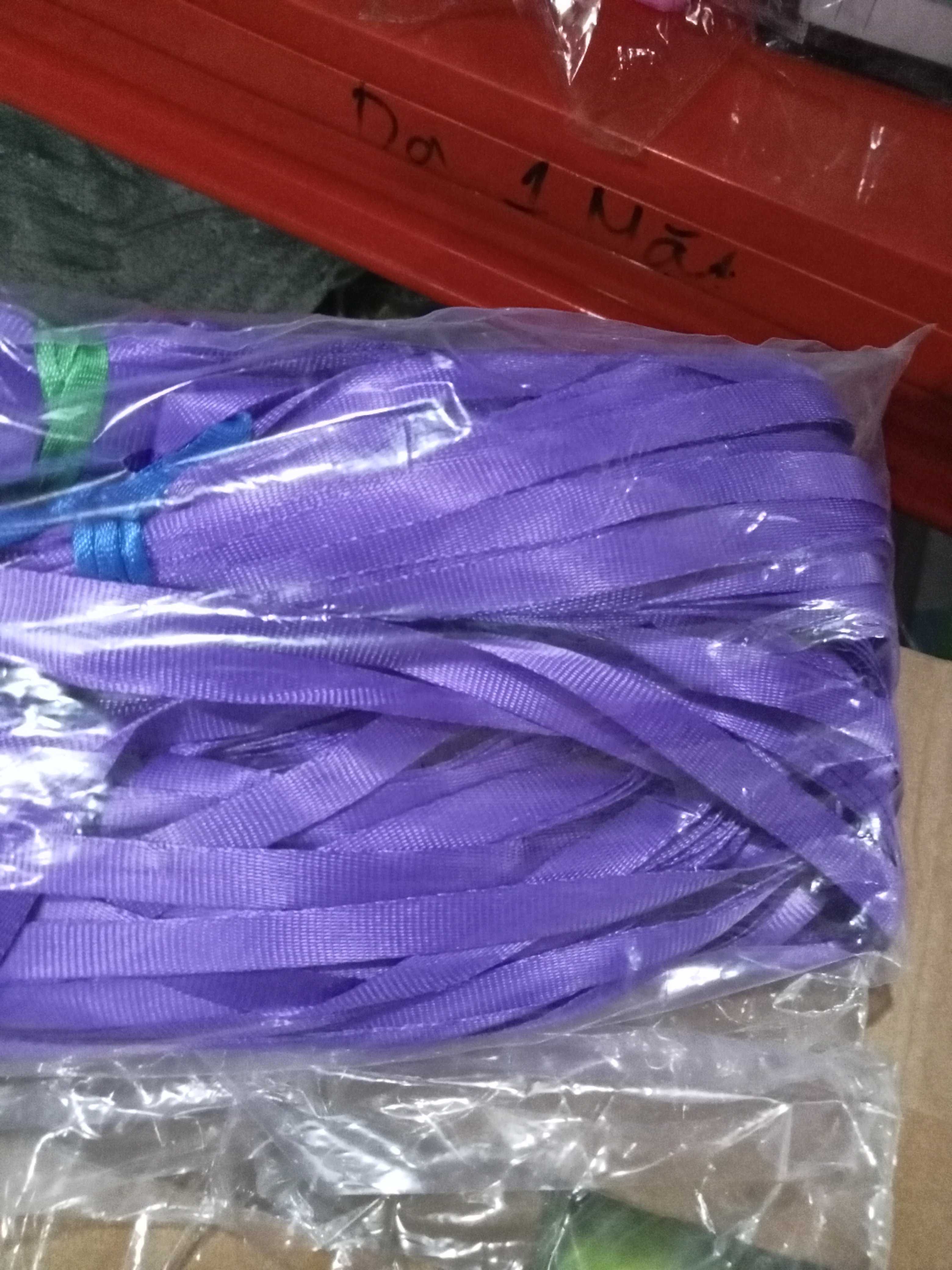 Dây đeo bảng tên lụa kẹp nhựa đục 1F5 màu tím (1T*50B*100S)