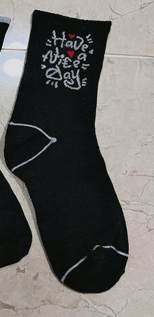 Vớ trắng cổ cao đen họa tiết chữ