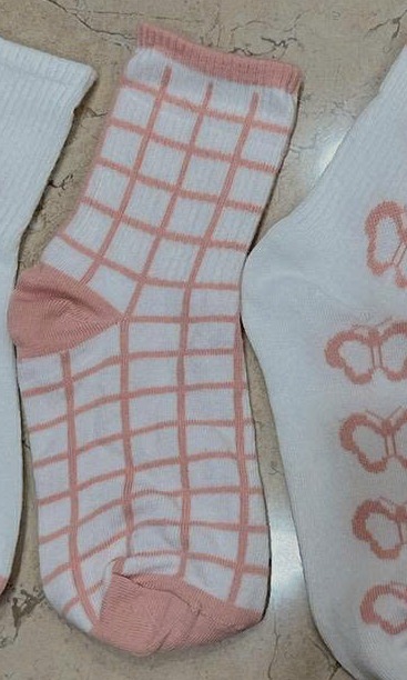 Vớ cổ cao trắng họa sọc hồng