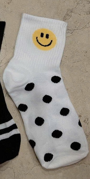 Vớ cổ cao trắng họa tiết chấm bi kèm mặt cười