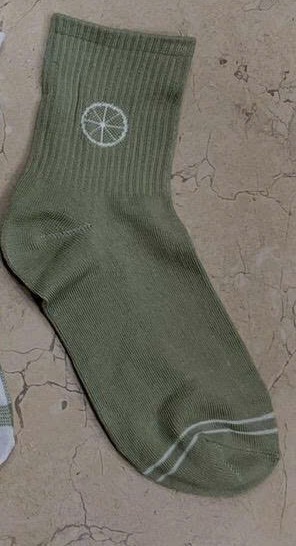 Vớ trắng cổ cao xanh lá họa tiết 1 trái chanh