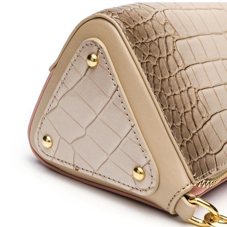 P4_Túi Đeo Vai Da Bò Hoạ Tiết Cá Sấu, Kích Thước 22cm