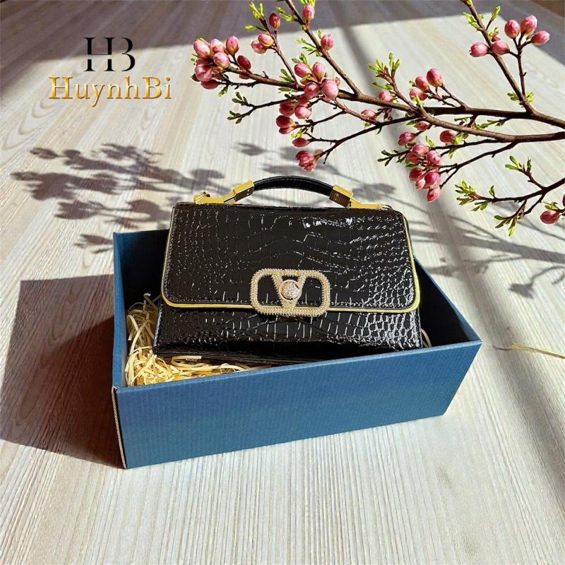 HuynhBi D2_Túi Xách Da Bò Dập Vân Cá Sấu Kích Thước 24cm, 5 Ngăn Có 2 Dây Đeo Chéo, Có Hộp Làm Quà Tặng