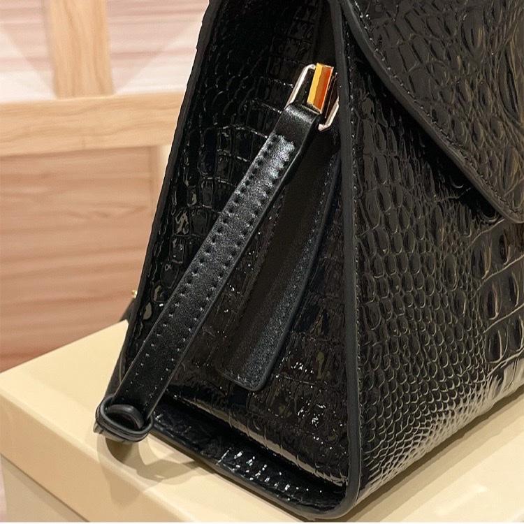 L8_Túi Xách Da Bò Hoạ Tiết Cá Sấu, Kích Thước 25x20x10 Kèm Hộp Bag Nữ Kem
