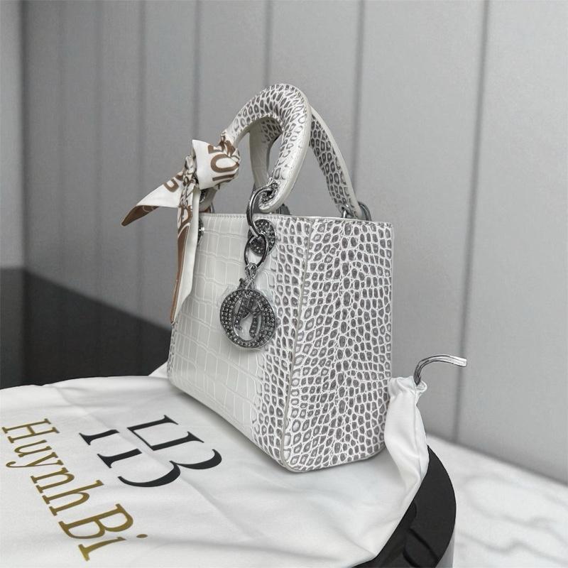 Q4_Túi Xách Lady Đi Tiệc Chất liệu Da Bò Thật, Kích thước 20cm, Có Hộp Làm Quà Tặng