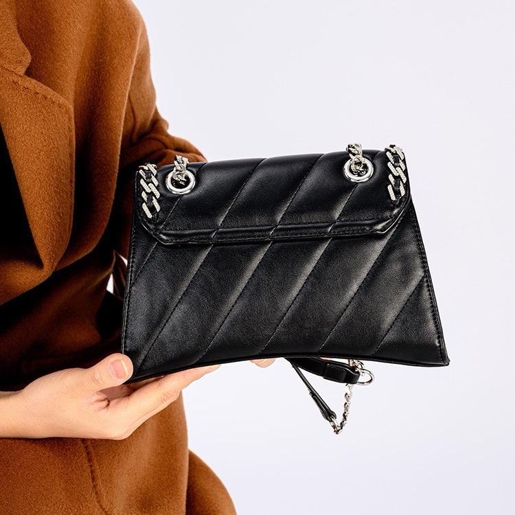 D3_Túi Đeo Vai Nữ Chất liệu Da Cừu Thật, Khoá Thép Titan Đính Đá Không Gỉ, Đi Tiệc Sang Trọng, 3 ngăn KÈM HỘP Bag Nữ Kem