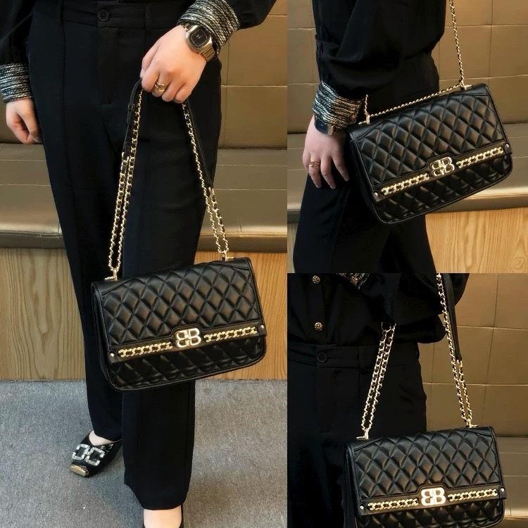 H1_Túi Đeo Vai Đeo Chéo Nữ Chất Liệu Da Bò, Nắp Viền Titan Không Gỉ Khảm Đá - HUỲNH BI luxury Bag Kem
